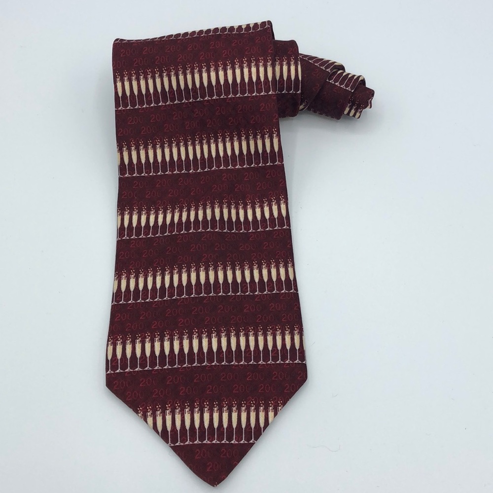 New Millennium Tie Champagne Glasses Maroon Gold